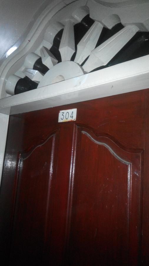 Melissa Palace Hotel And Karaoke Parapat Zewnętrze zdjęcie