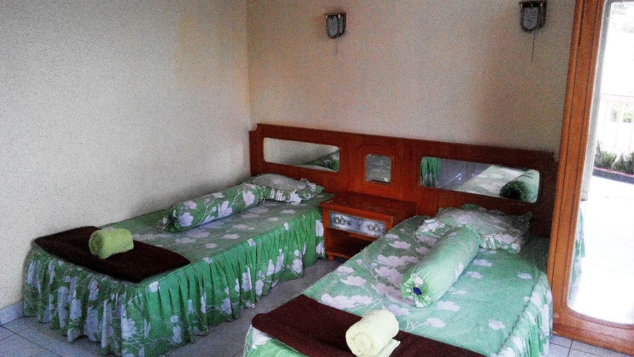 Melissa Palace Hotel And Karaoke Parapat Zewnętrze zdjęcie